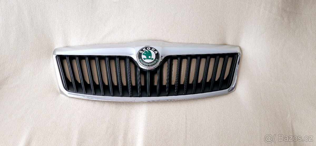 Maska / mřížka kapoty OCTAVIA 2 / II Facelift