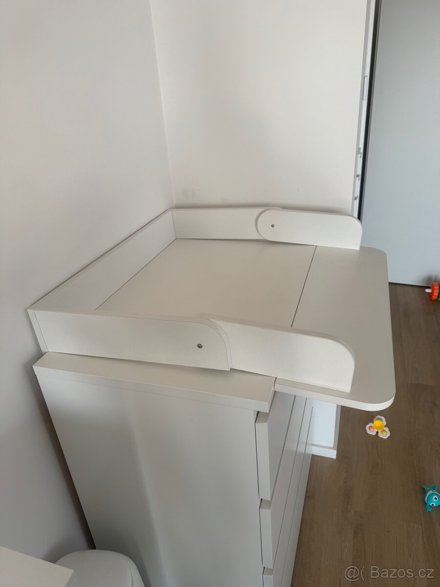 Přebalovací stolík - skládací