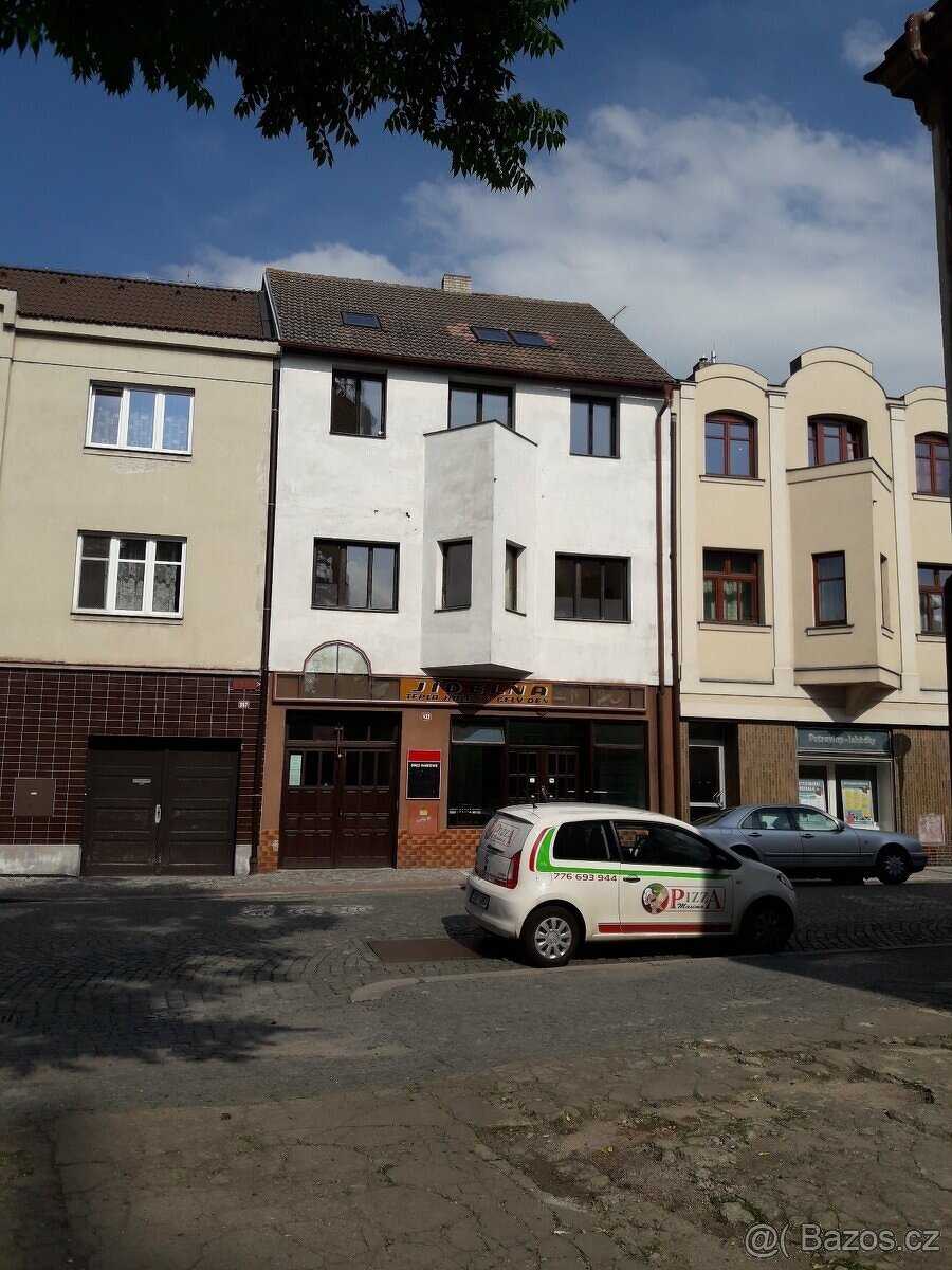 Pronájem apartmánu + parkování - Pečky centrum