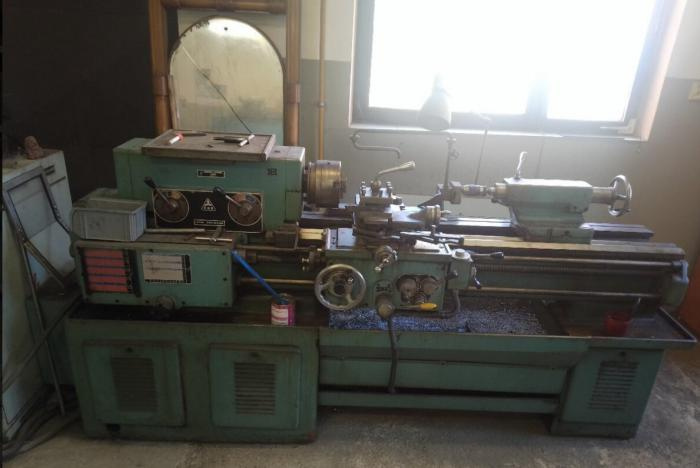 Soustruhy - hrotové SV 18 RB