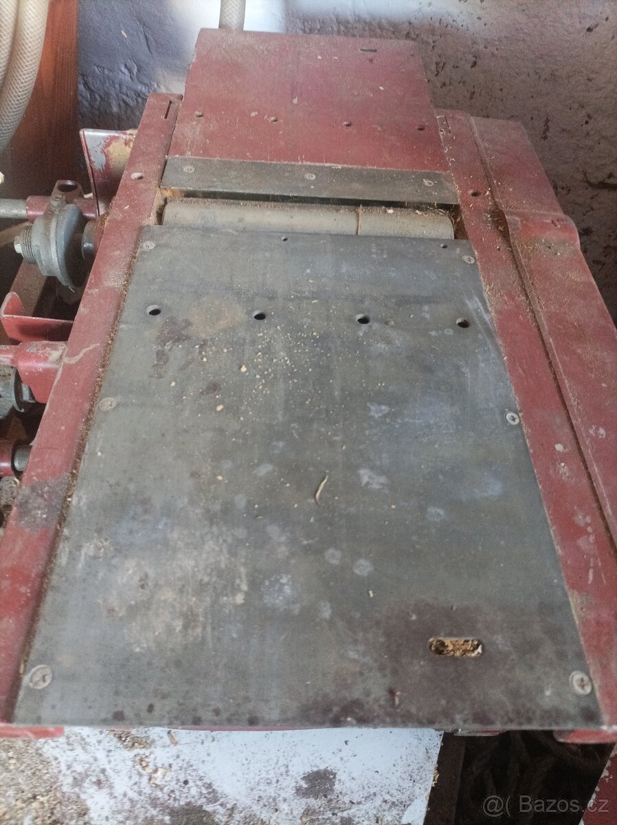 Dřevoobráběcí stroje