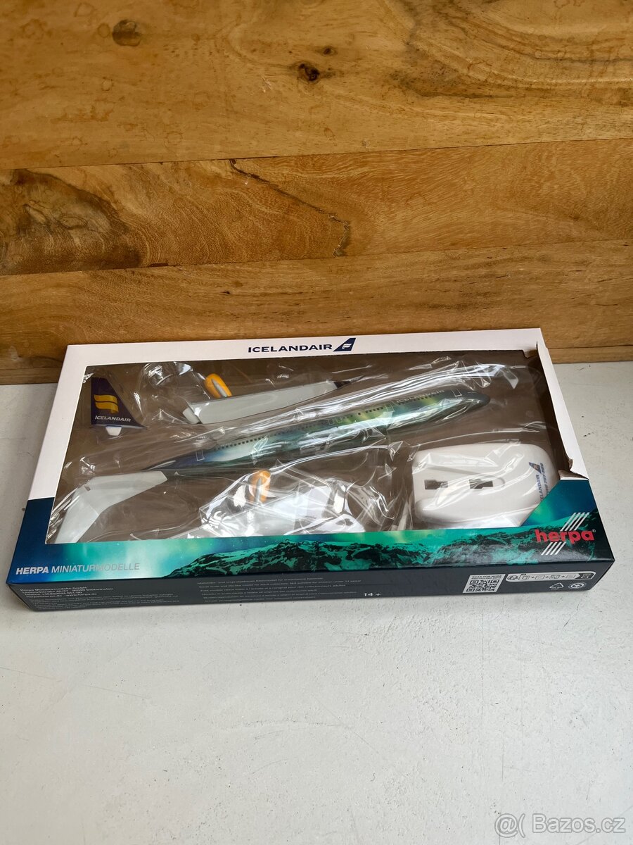 Icelandair Boeing 757-200 1:200