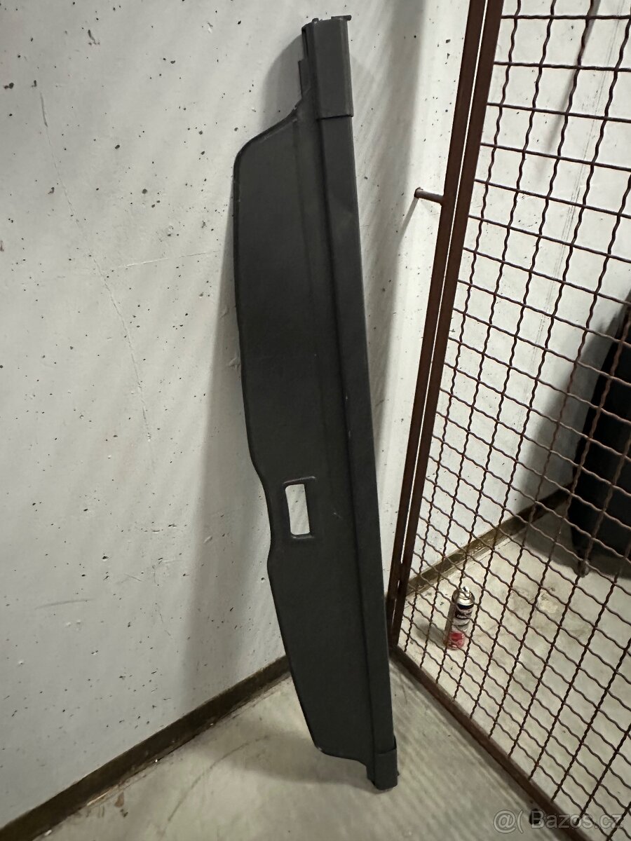 Roleta kufru VW Touran 1t3