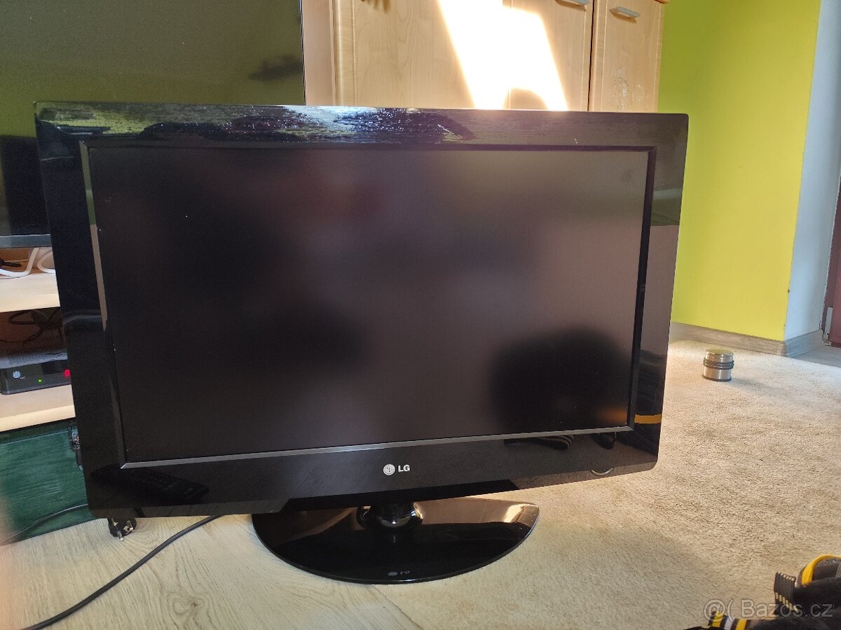 LG 32"