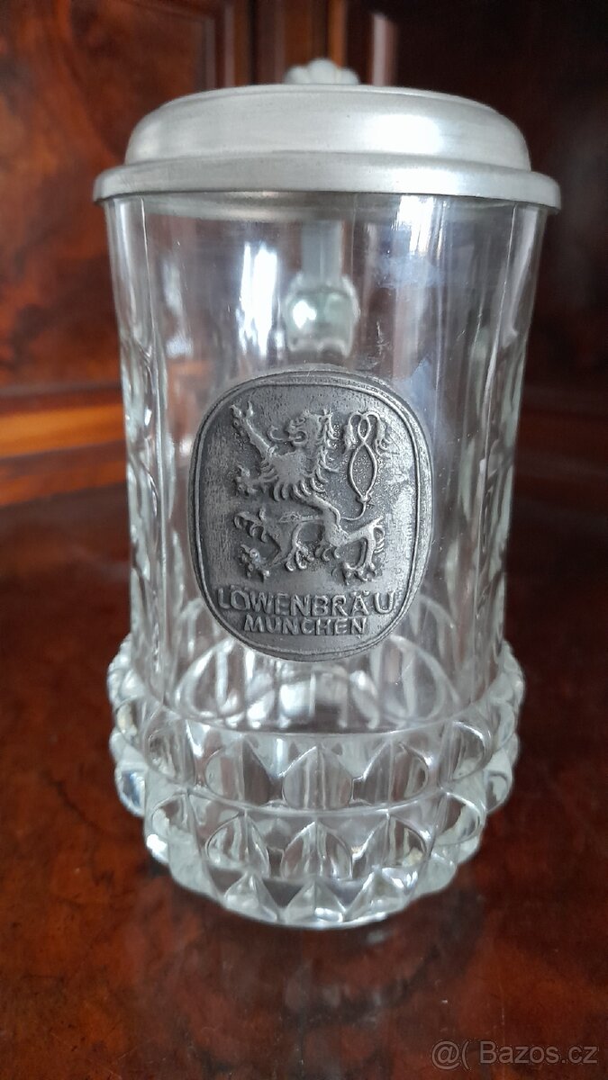 Skleněný korbel "Löwenbräu München"