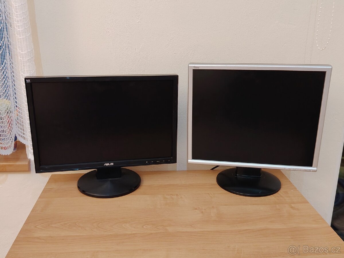 PC monitory Asus a Fujitsu Siemens