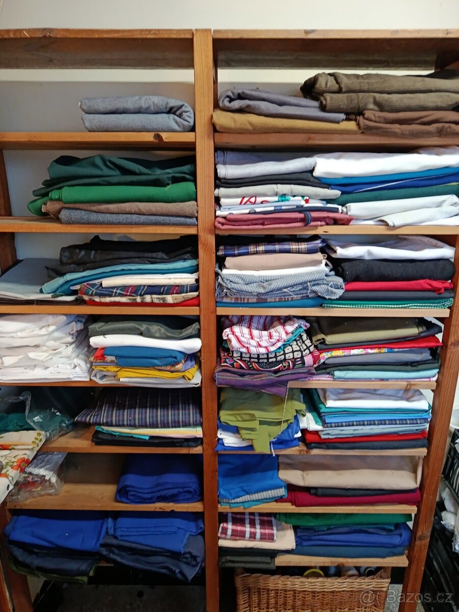 Látky - různý materiál