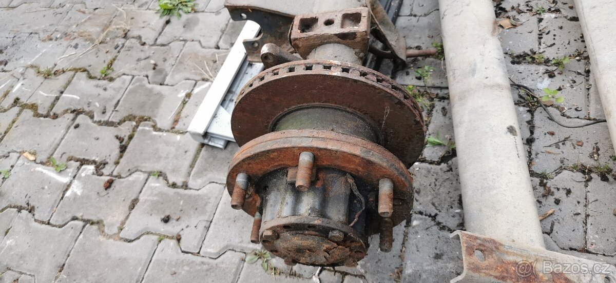 Zadní náboje na Iveco Cargo 75e18