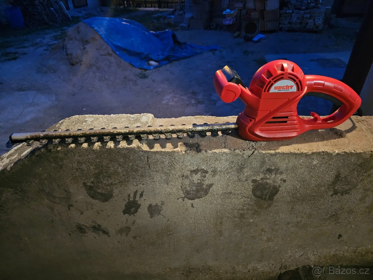 Elektrické nůžky na živý plot