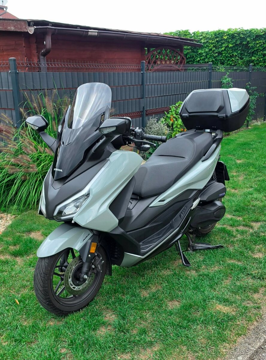 Honda Forza 350