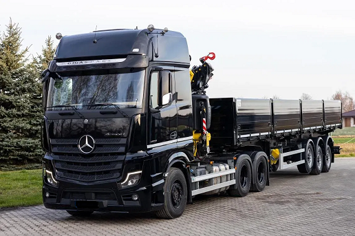 Mercedes-Benz Actros 1853 - tahač s hydraulickou rukou