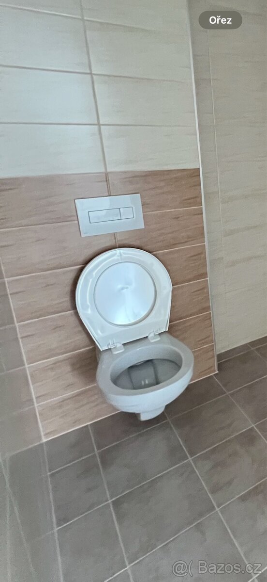 NOVÉ závěsné WC Alca + ovládací tlačítko