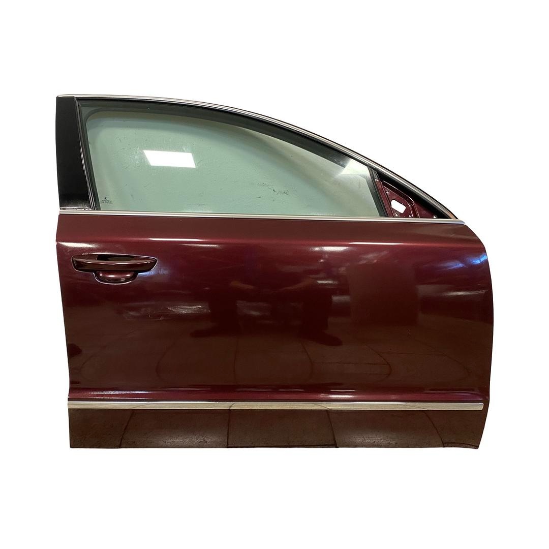 Pravé přední dveře LF3X Škoda Superb 2 2009