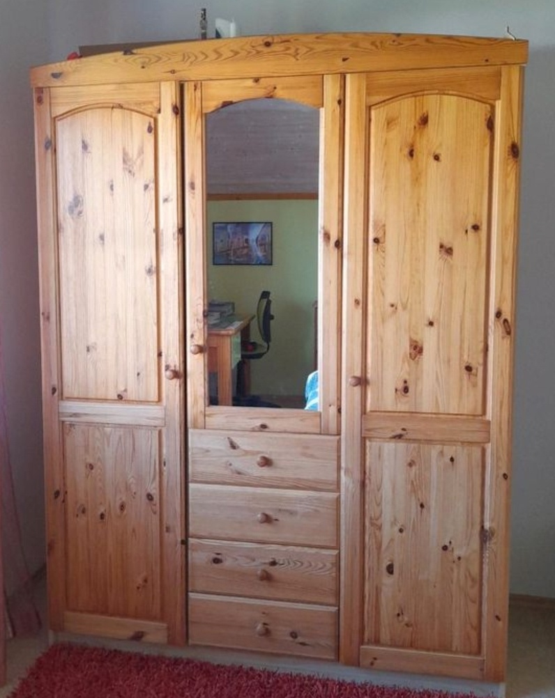 Skříň a komoda
