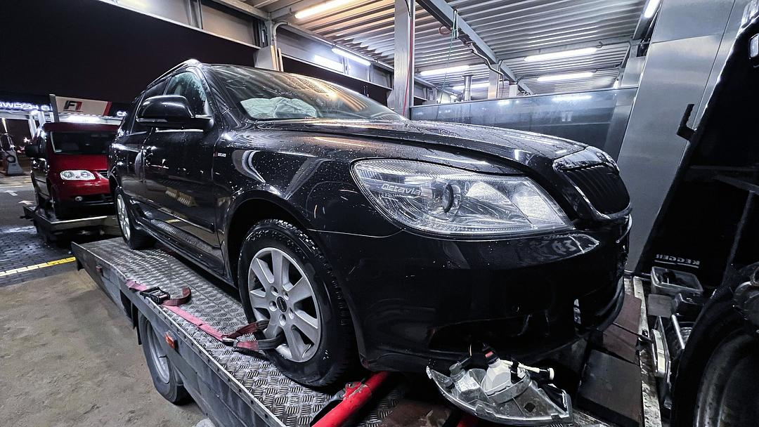 Vůz na díly Škoda Octavia 2 FL kombi 2010 CAXA LHY LF9R
