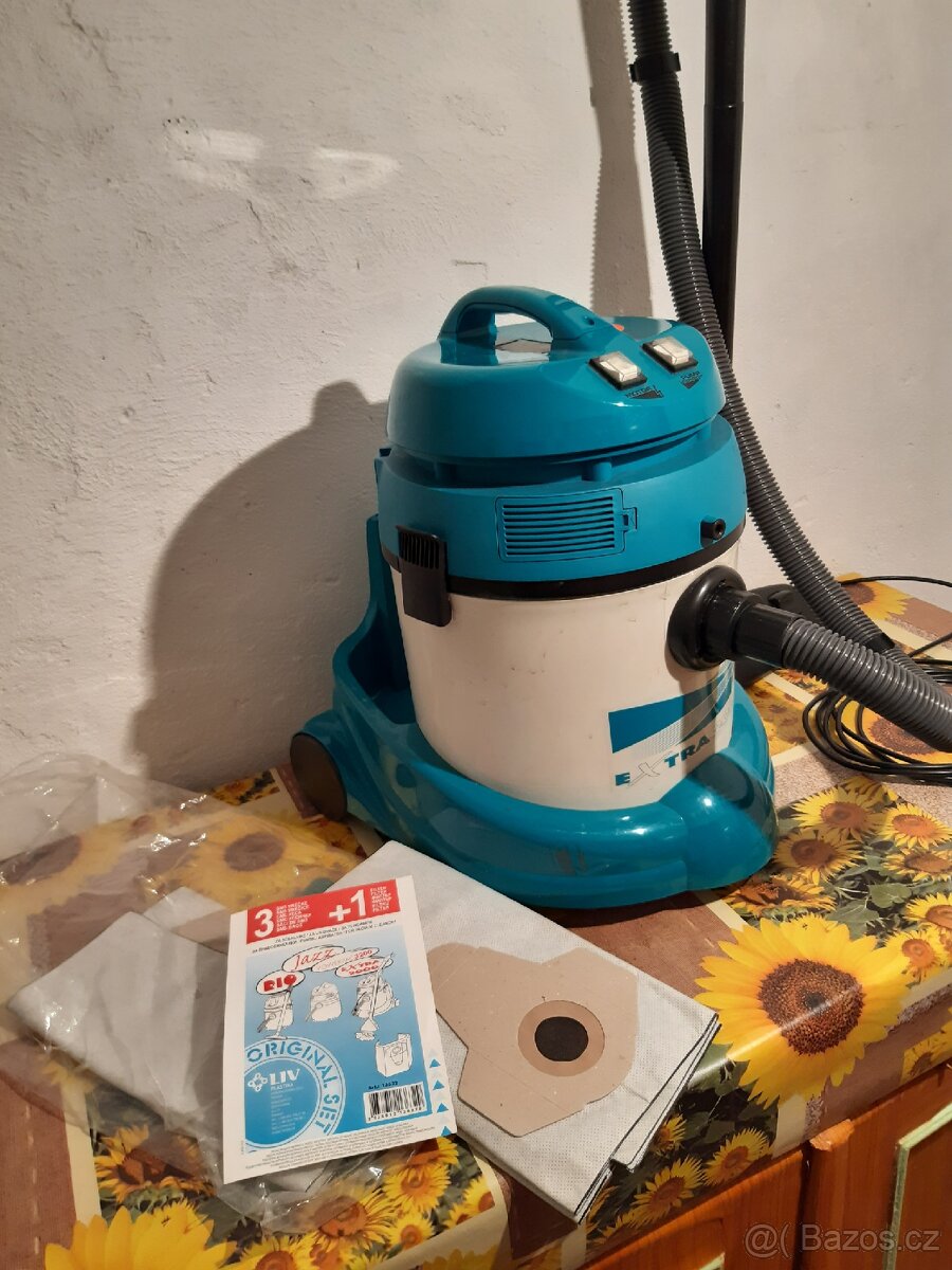 Vysavač LIV extra 2000