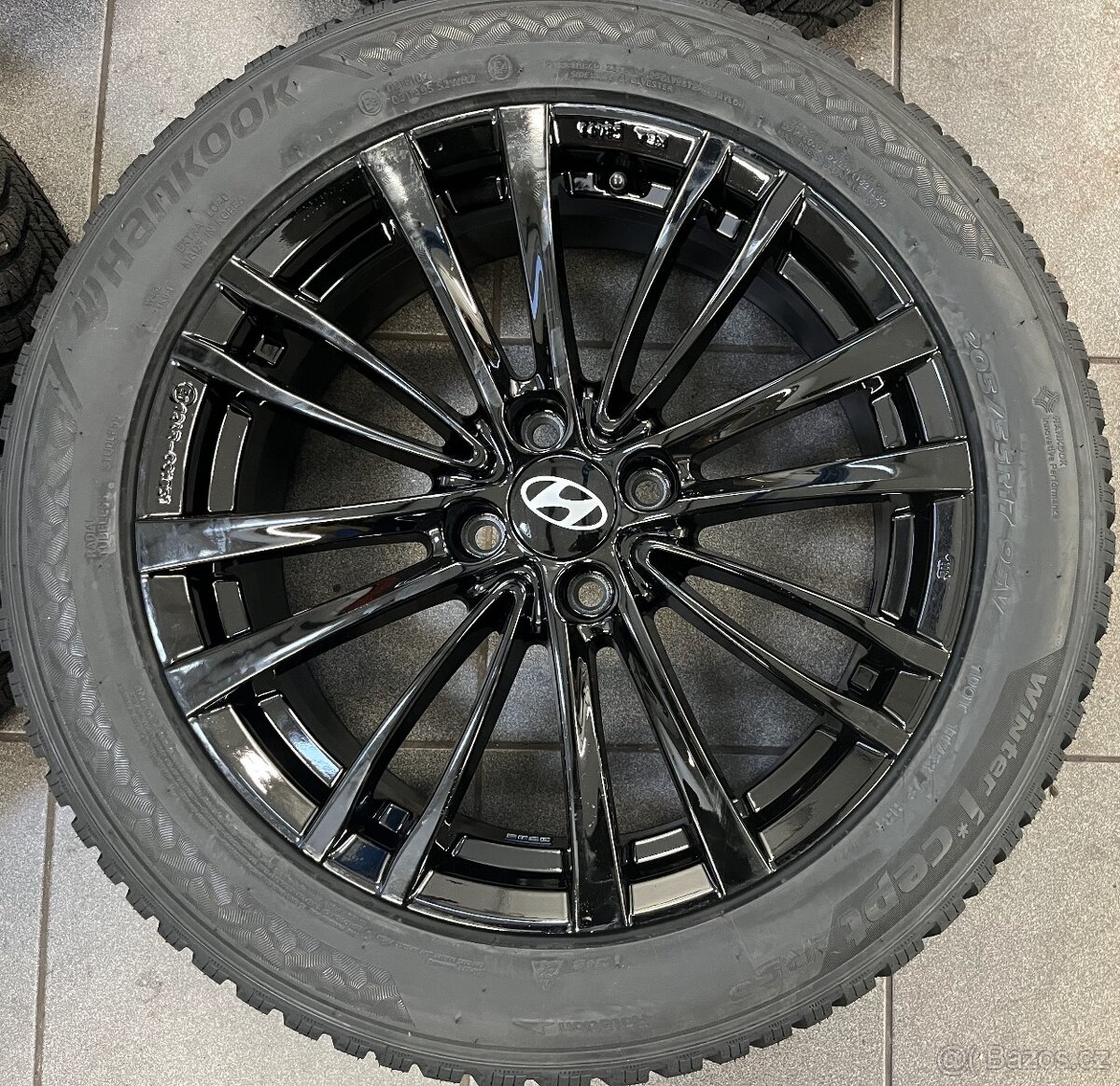 HYUNDAI BAYON 6,5Jx17 4x100 ET49 pneu 205/55/17