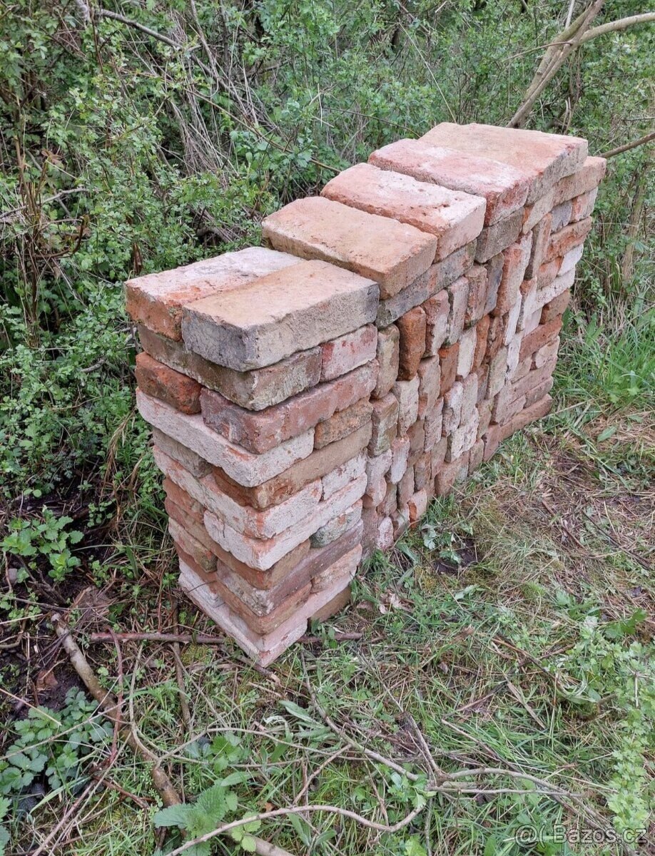 STARÉ CIHLY