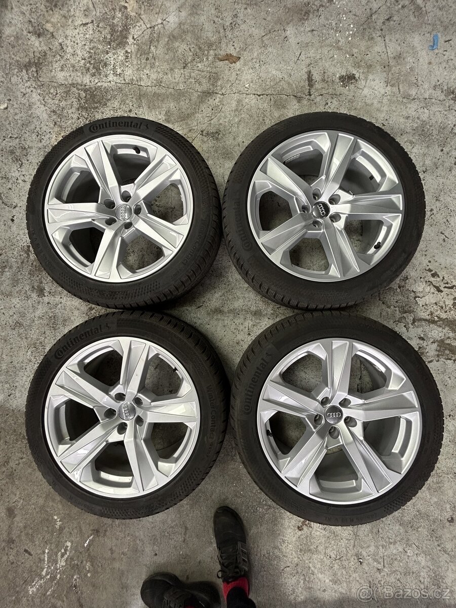Originální zimní sada Audi A6 A7 C8 R19 90% pneu