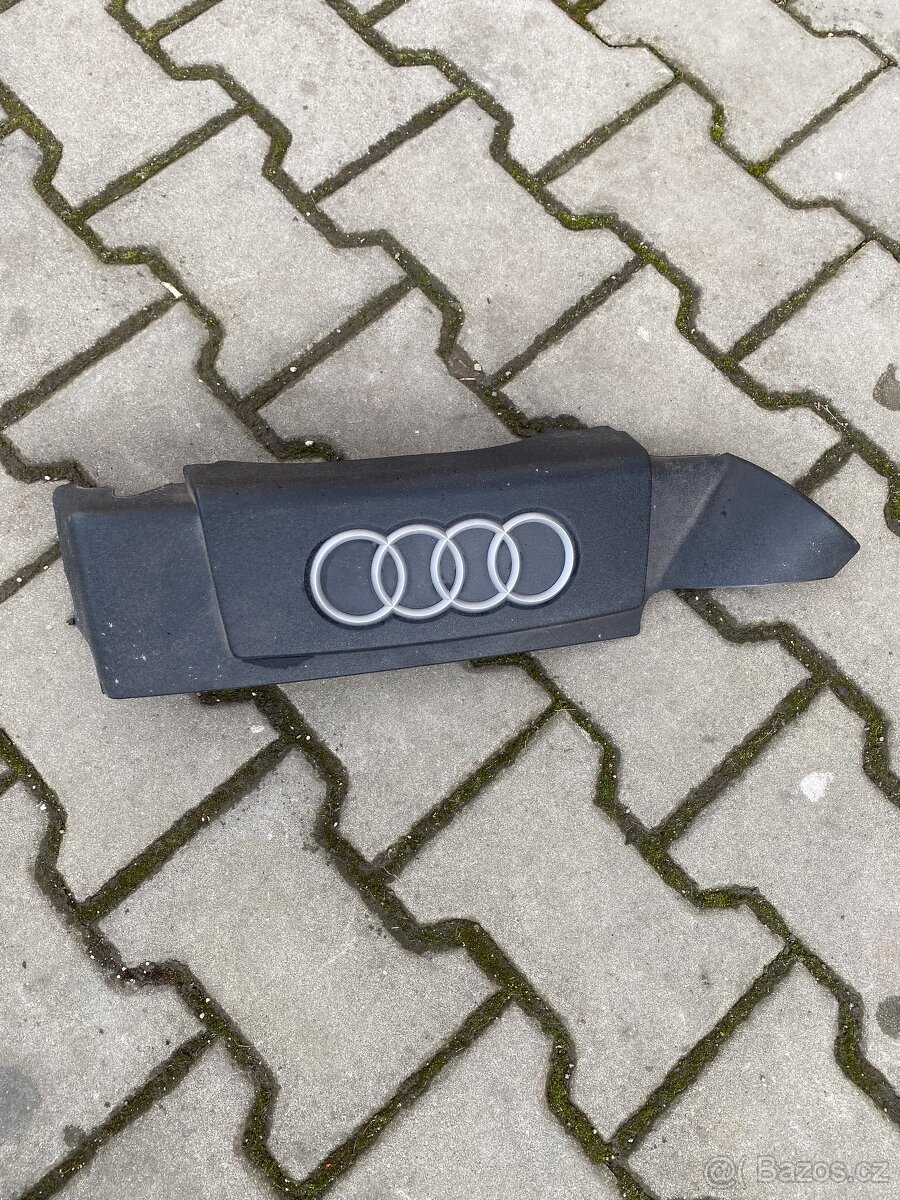 Horni kryt motoru