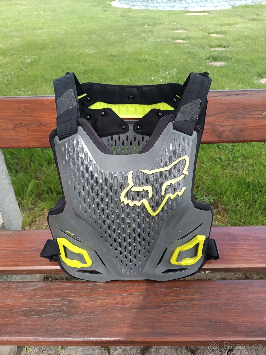 Chránič hrudi FOX R3