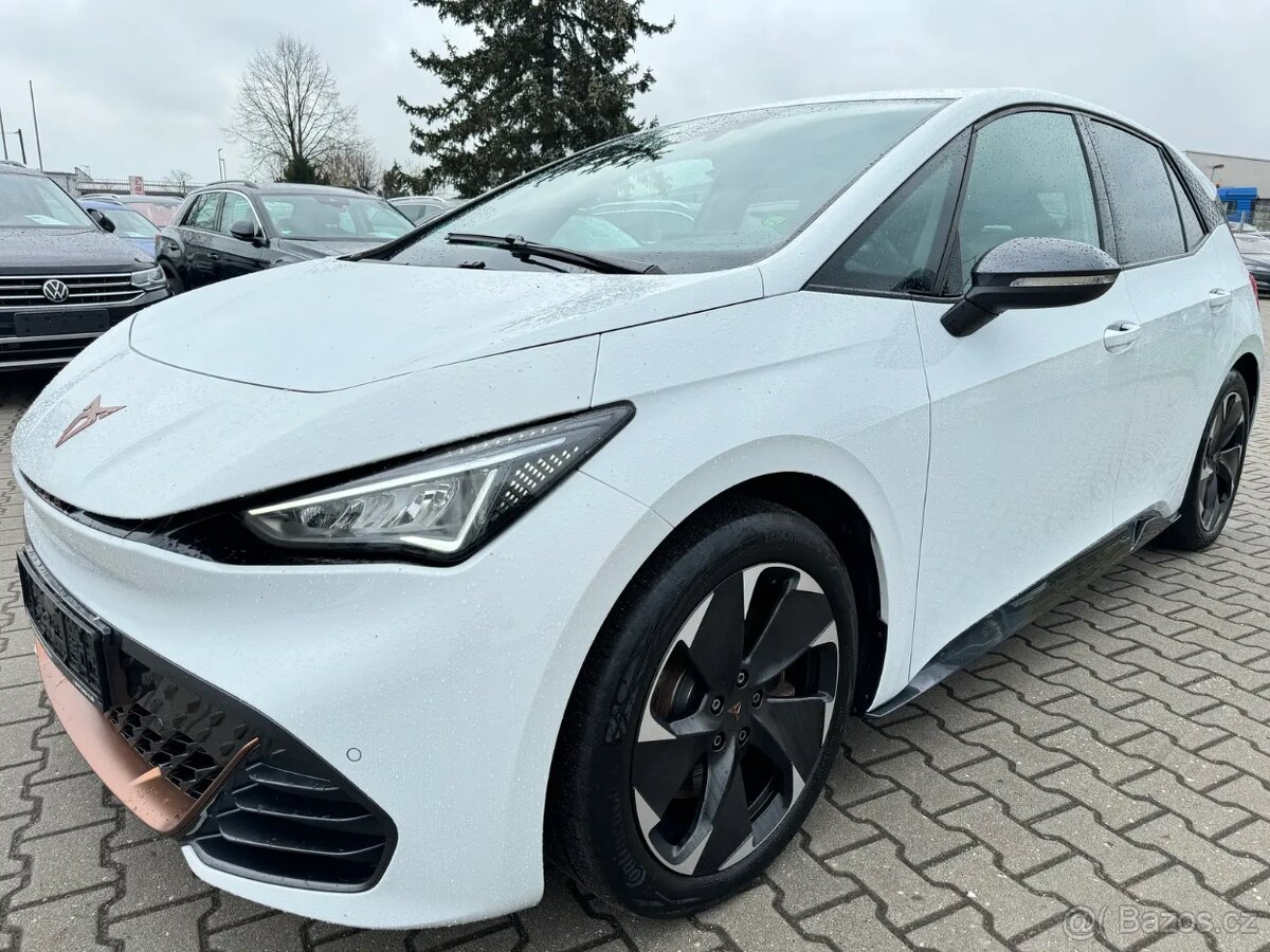Cupra Born 170kw elektro,kamera,tepelko,82kwh,dojezd 450km