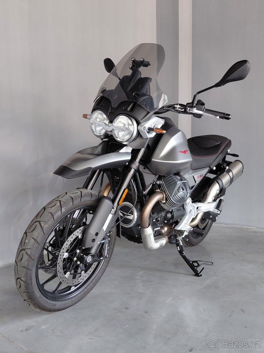 Moto Guzzi V85 - Strada