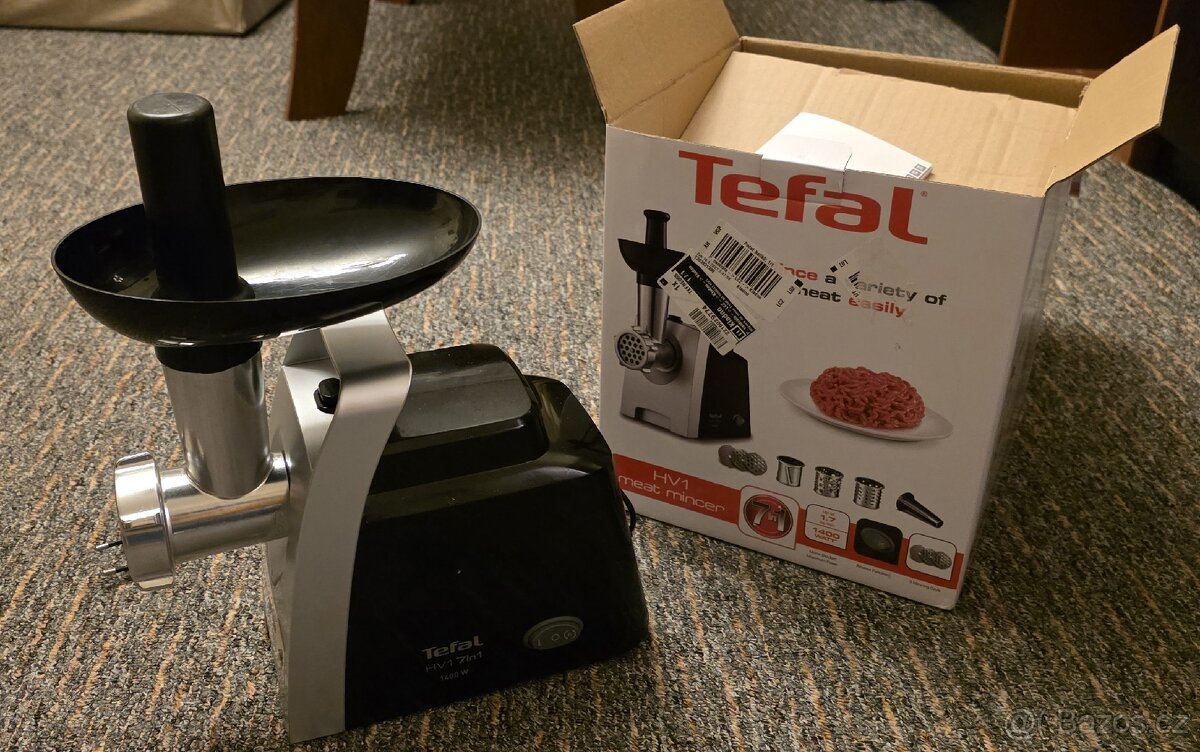 Elektrický mlýnek na maso Tefal HV1 7v1
