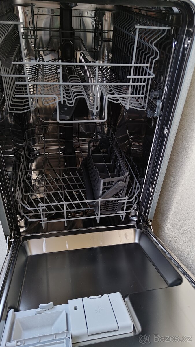 Myčka IKEA (Whirlpool) 45 cm široká