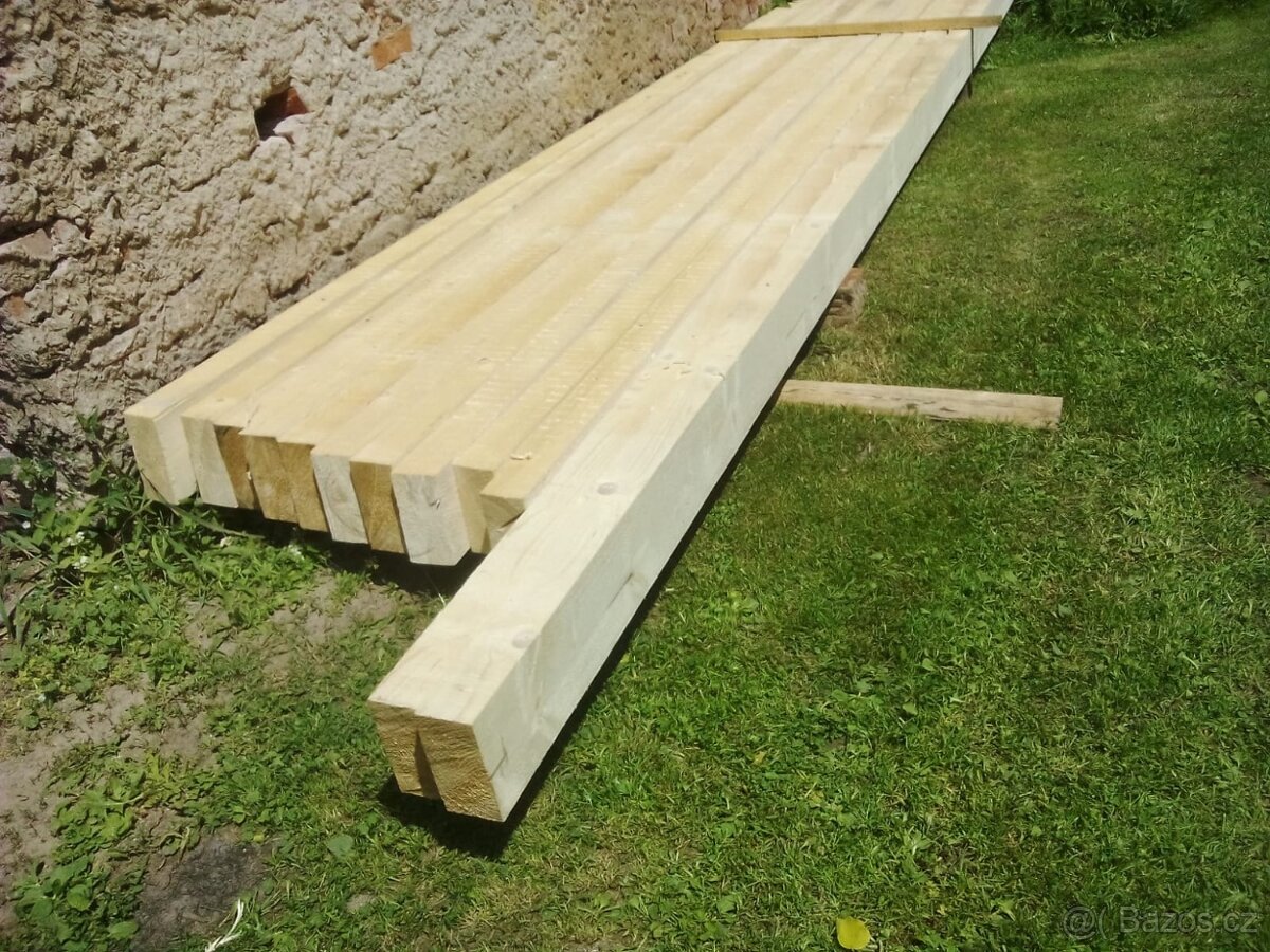 krovy, trámy, prkna