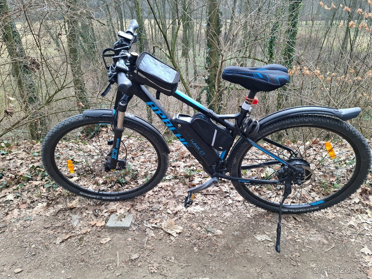 APACHE HAWK E3 2018.Cross/Treking. Málo ježděné. Kolo po jíz