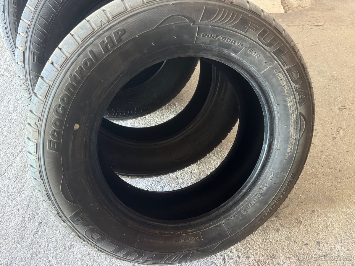Prodám letní pneu 205/60 R15 91H