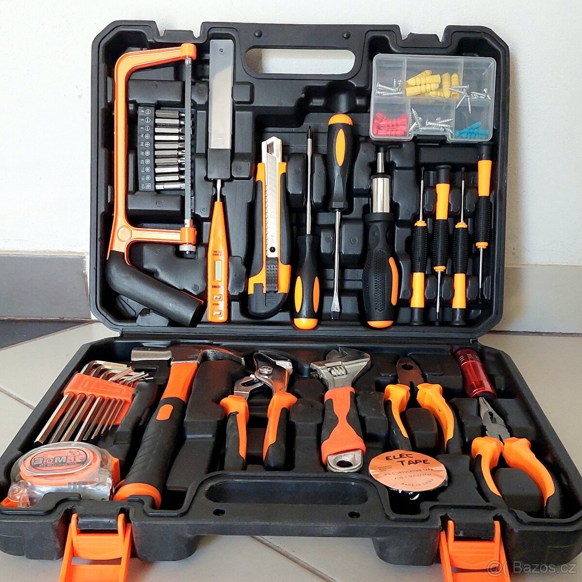 Univerzální sada nářadí v kufru, obsahuje 38 ks - nové