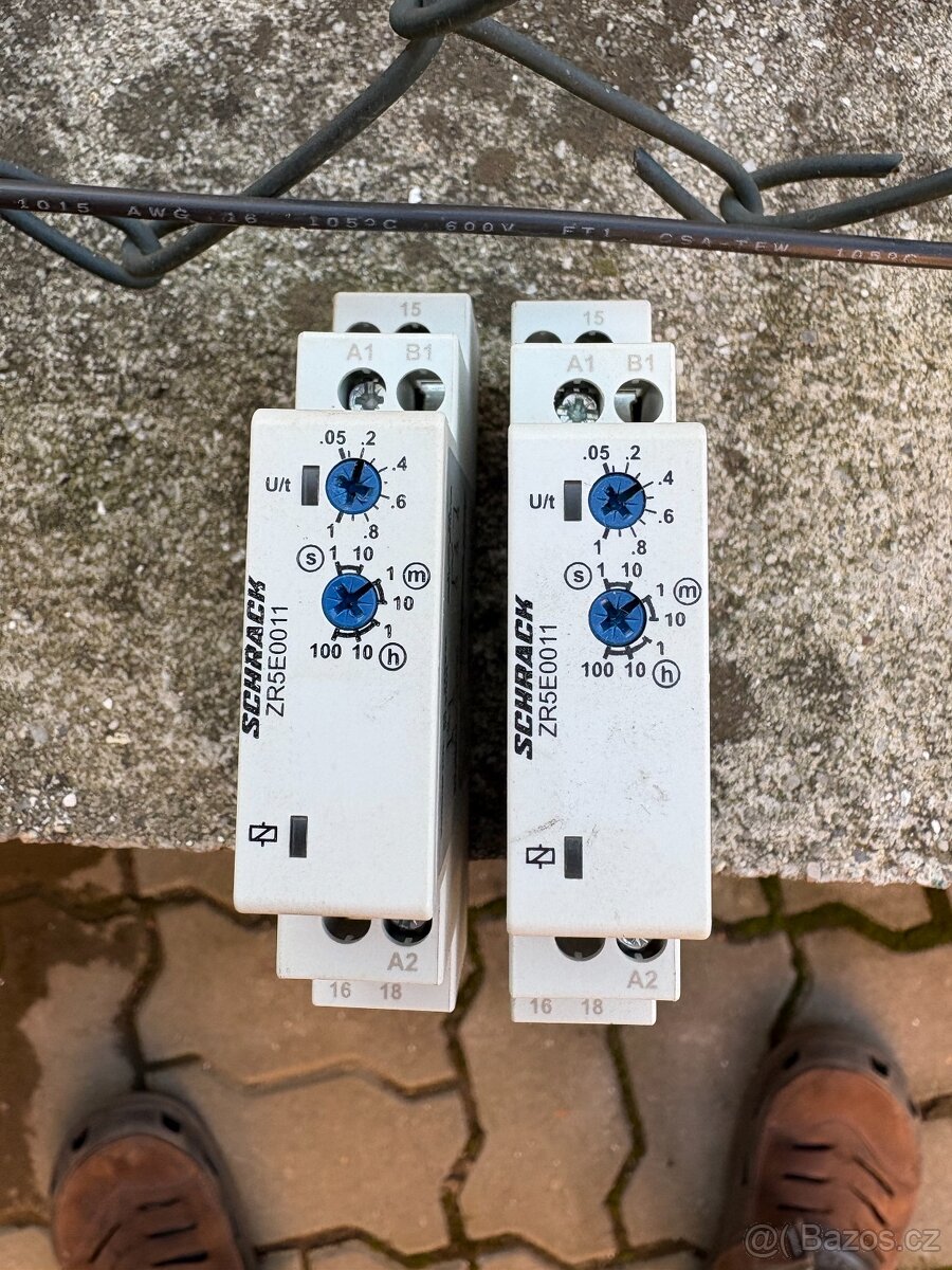 Časové relé Schrack ZR5E0011 24-240A AC/DC