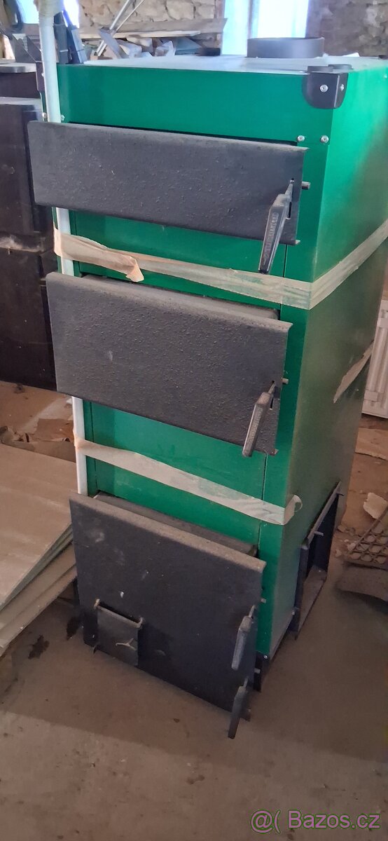 Automaticky kotel 25 kw nový s násypkou