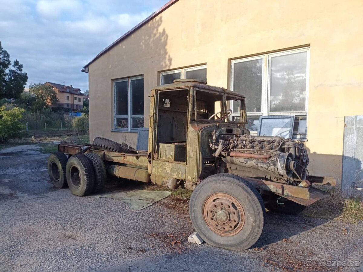 Tatra 111 - 3 kusy + díly