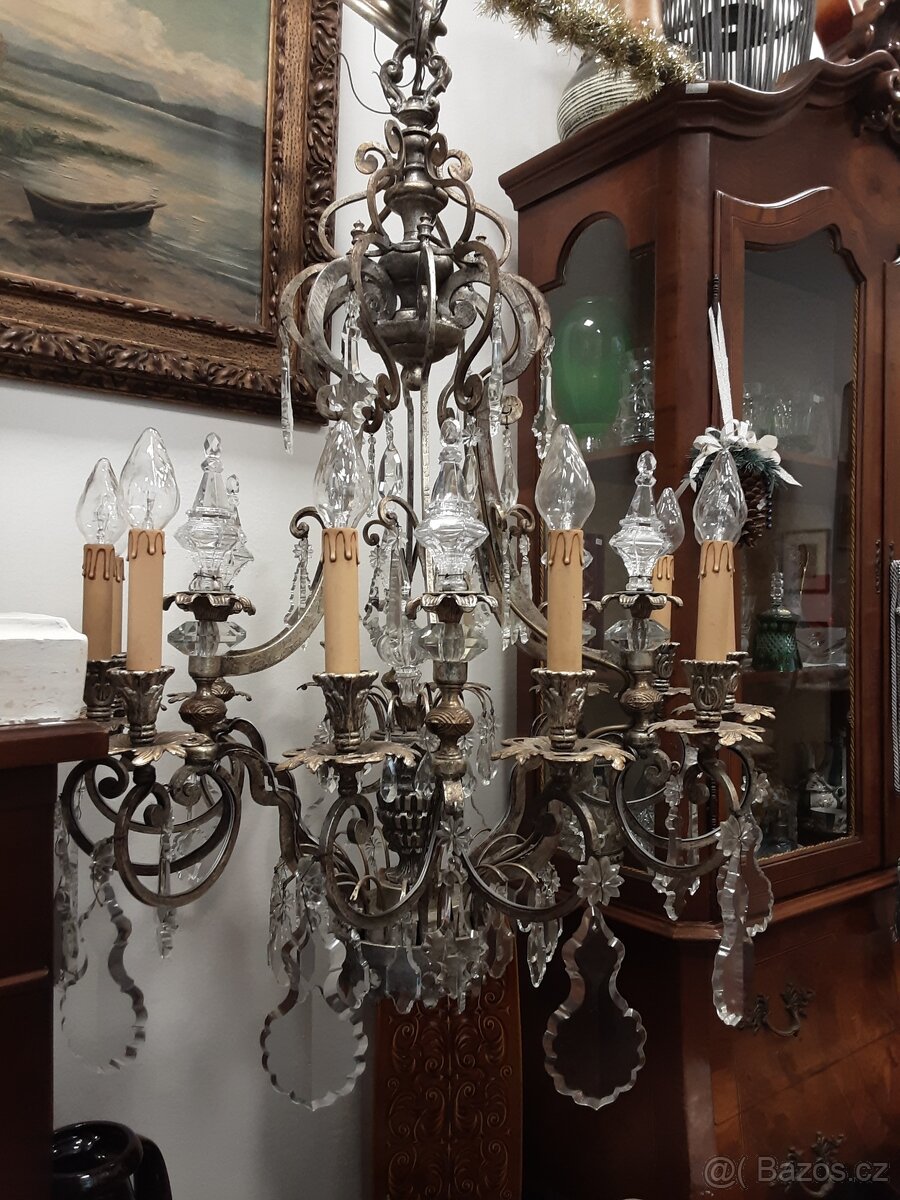 Krásný starožitný křišťálový lustr