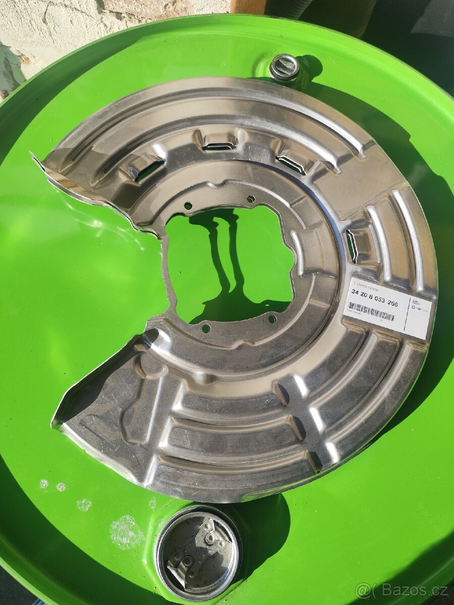 BMW M2 ochranný plech