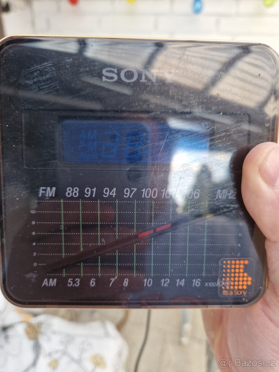 radiobudík SONY ICF-C10W, ICF-C800W