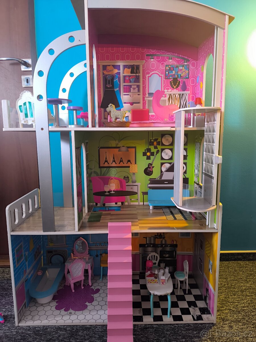 Domeček pro Barbie s výbavou