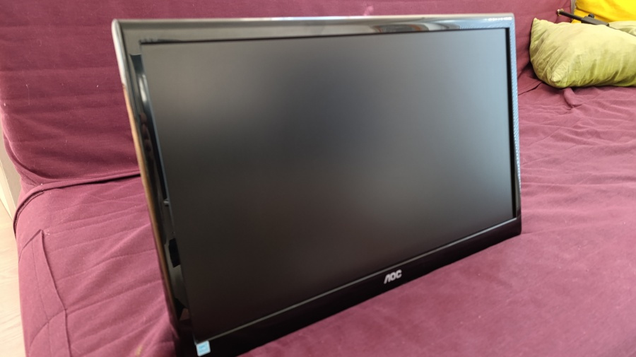 Monitor 21.5" AOC e2250swdnk + ERGOTRON MX Desk Mount Arm