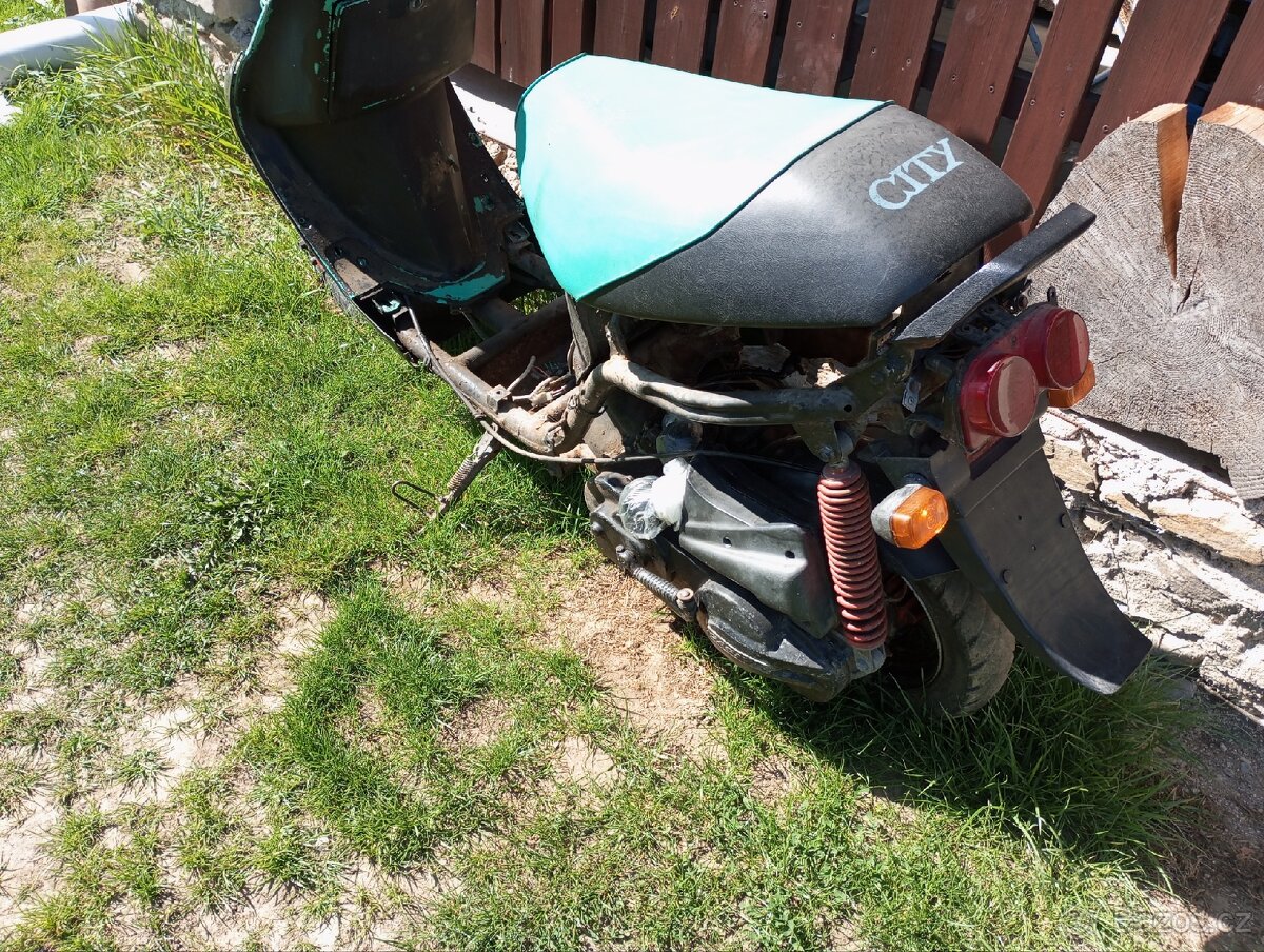 Skútr cagiva