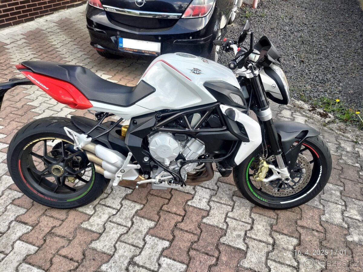 MV AGUSTA BRUTALE 800