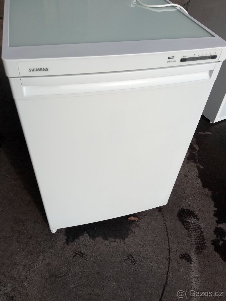 Lednička Siemens ( široká - 60 cm )- skleněné víko
