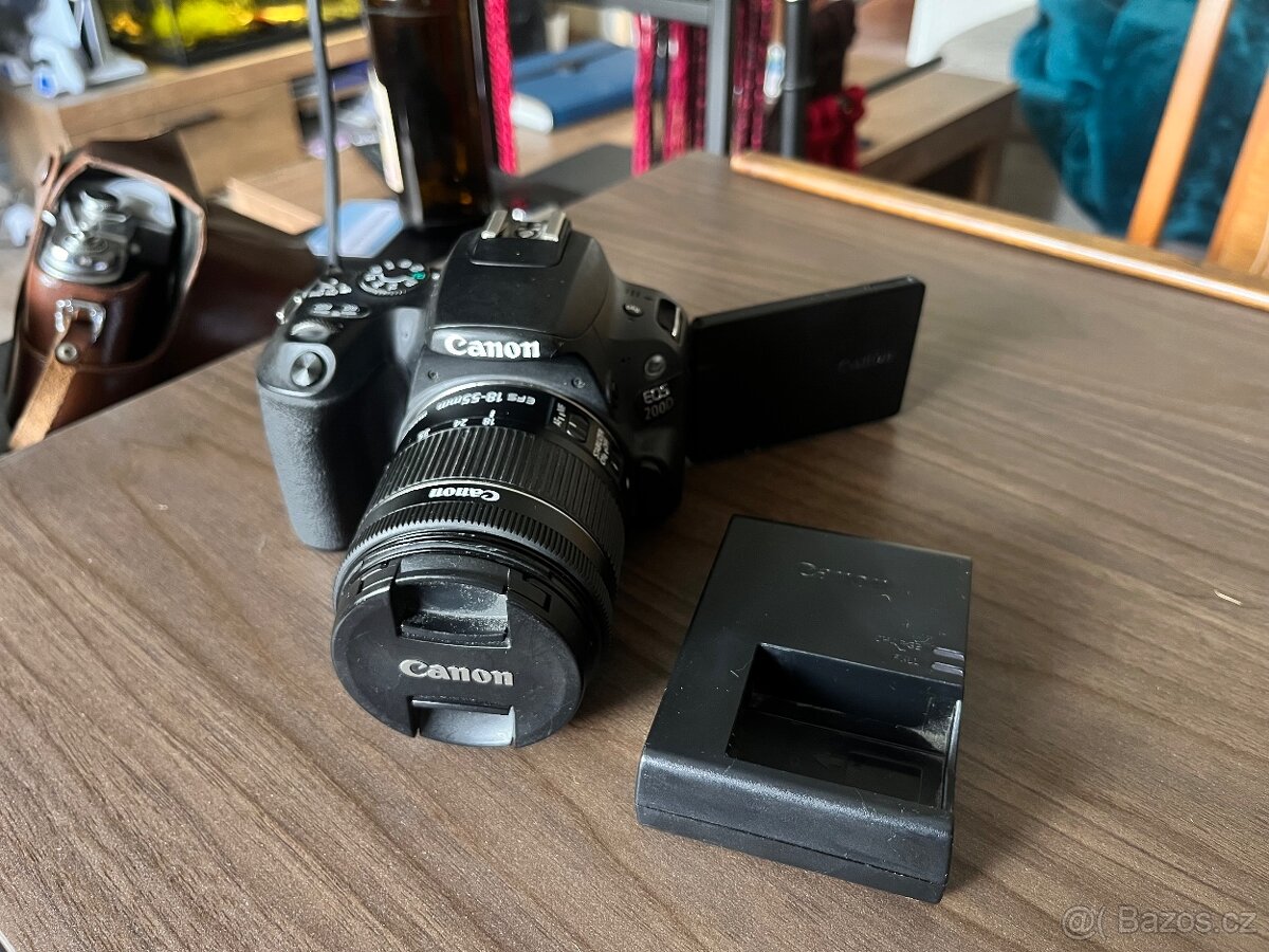 Canon 200D + 18-55mm