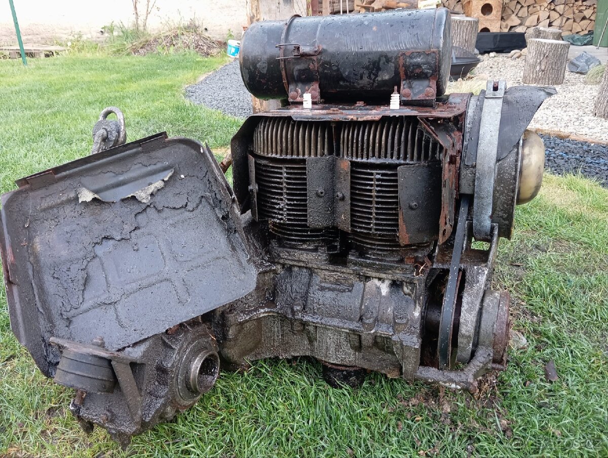Motor Trabant 12V + převodovka