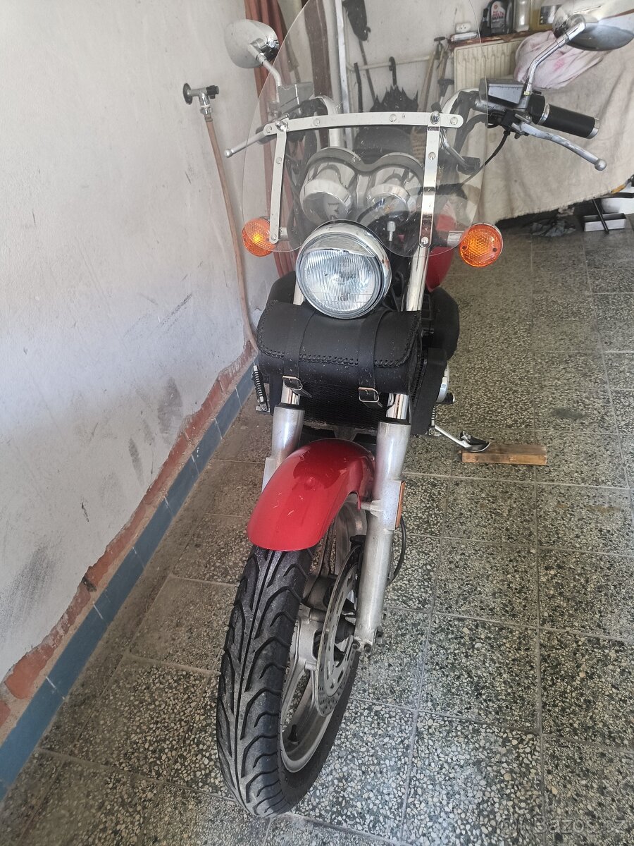 Honda VF 700C Supermagna