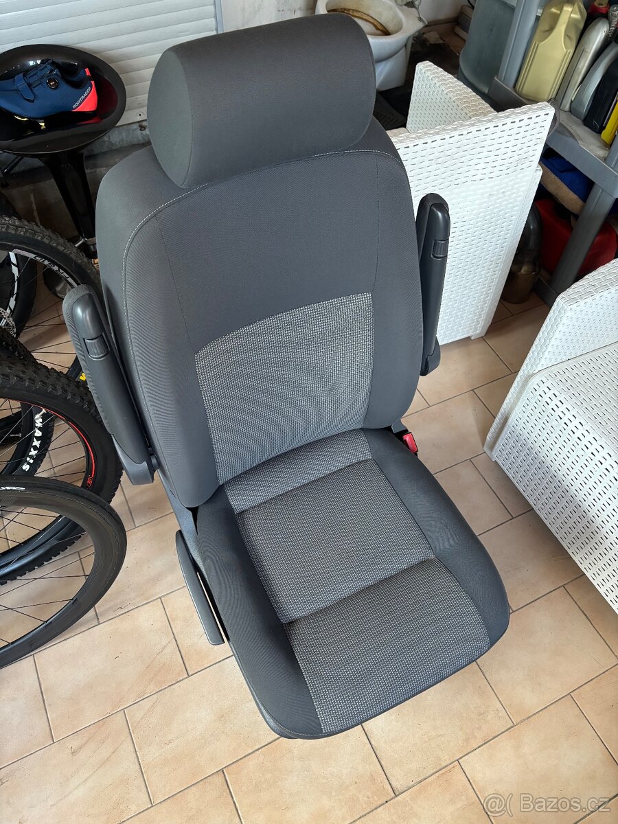 Sedačka spolujezdce VW t5/t6