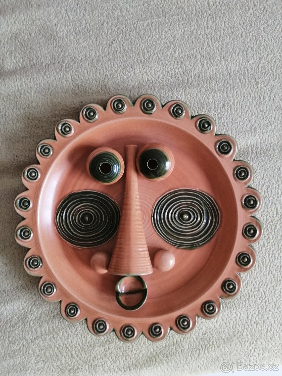 Závěsné plastiky, talíře
