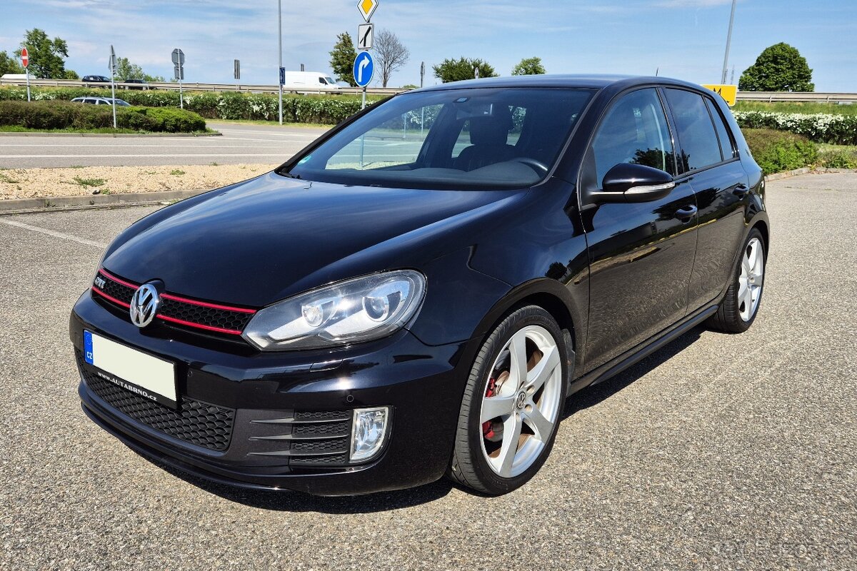 VW GOLF VI 2.0 GTi 155KW MANUÁL BI XENON VÝHŘEV